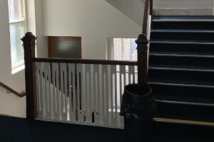 2階へ上がる階段