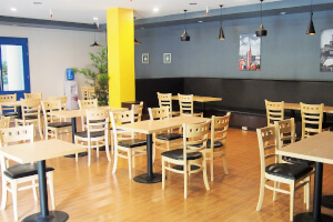 学校内のカフェテリア