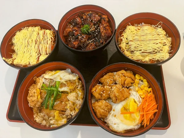 ターゲットの丼料理の例